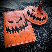 Load image into Gallery viewer, Pumpkin King Luggage Accessories