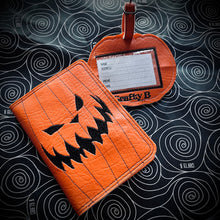 Load image into Gallery viewer, Pumpkin King Luggage Accessories