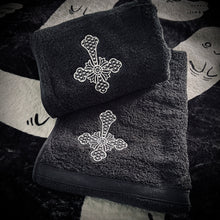 Load image into Gallery viewer, Crucify set of 2 towels (2 sizes)