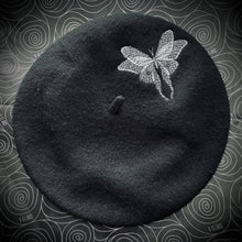 Load image into Gallery viewer, Moth Beret