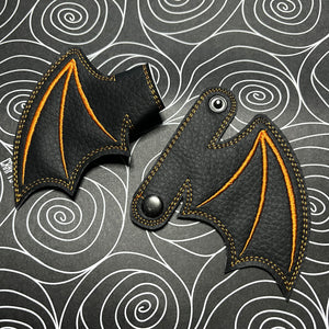Embroidered, removable pair of wings for your Crocs